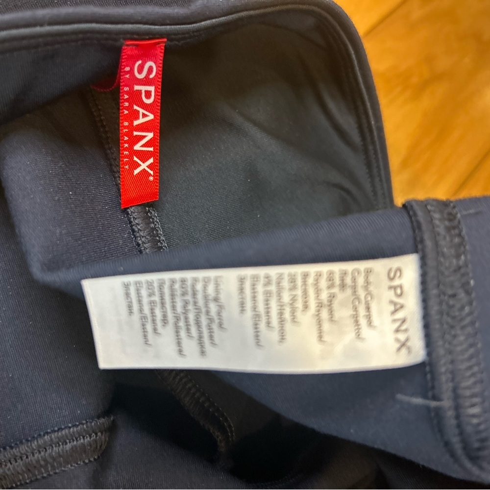 Spanx Navy Blue Women’s Ankle Length Ponte Leggings - Picture 10 of 13